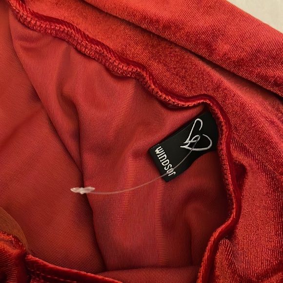 💛Windsor Red Velvet Backless Dress - Picture 7 of 7